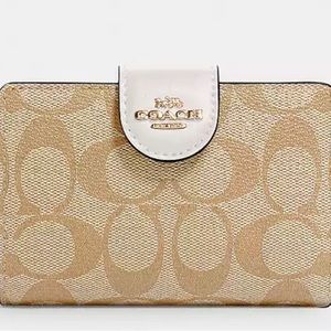 Medium Corner Zip Wallet In Signature Canvas COACH  💳